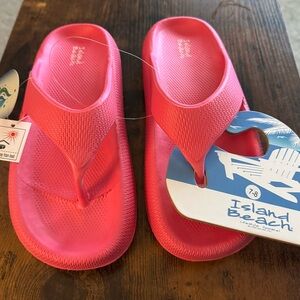 Women’s Hot Pink Island Beach Sandals/Flip Flops, Size 7/8